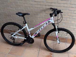 Bicicleta Montaña Blanca y Rosa