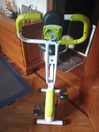 Bicicleta Estática Plegable Verde y Blanca