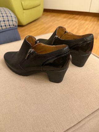 Botines de cuero negros