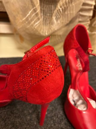Scarpe rosse con tacco