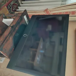 Televisión Loewe Negra