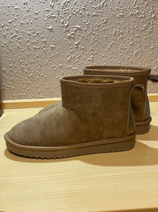 Stivali in stile UGG marroni in pelo