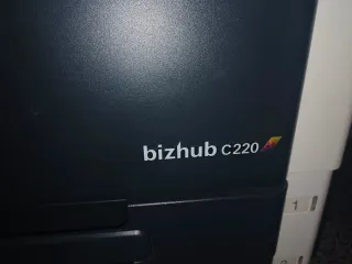 Konica Minolta Bizhub C220 Impresora Multifunción