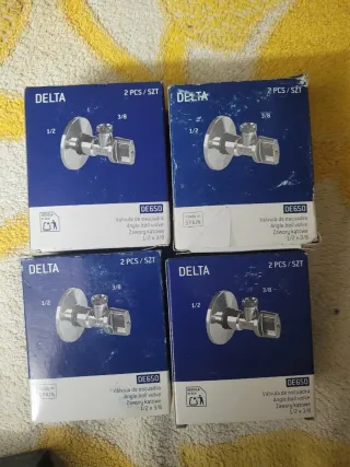4 Válvulas de Escuadra Delta DE650