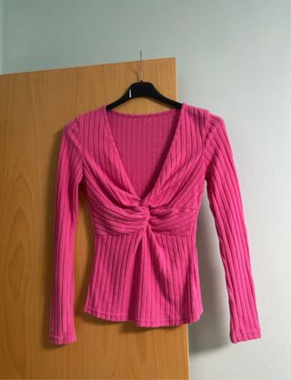 Camiseta manga larga rosa retorcida