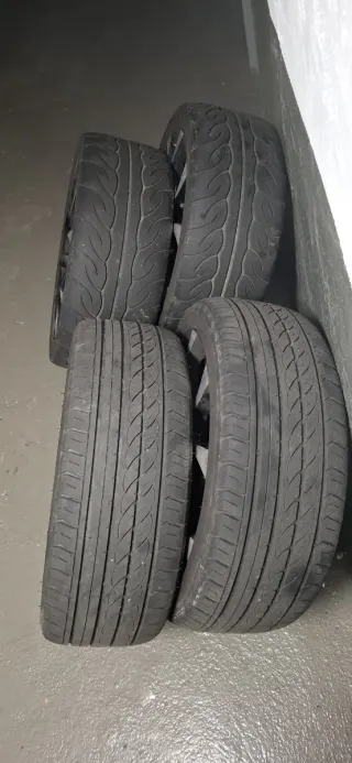 Juego 4 Llantas 17 Negro/Plata