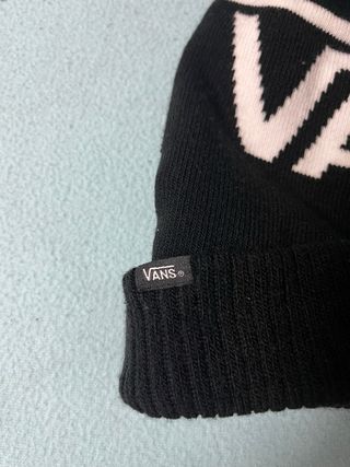 Gorro Vans Negro original con Pompón