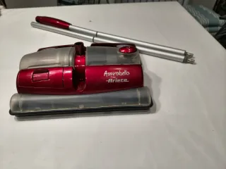 Escoba Aspiradora Ariete Roja