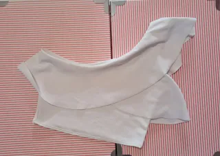 Top asimétrico Zara blanco