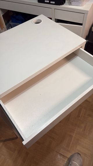 Mesa de madera blanca modelo Micke