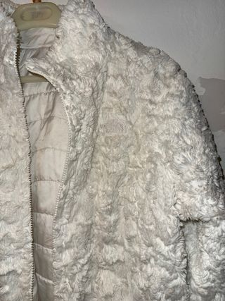 Chaqueta The North Face reversible beige/blanco