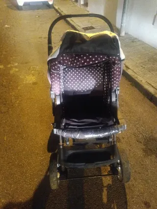 Carro de bebé con lunares.no hago envíos.