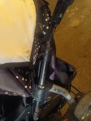 Carro de bebé con lunares.no hago envíos.