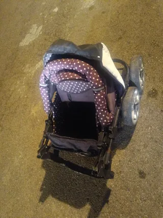 Carro de bebé con lunares.no hago envíos.