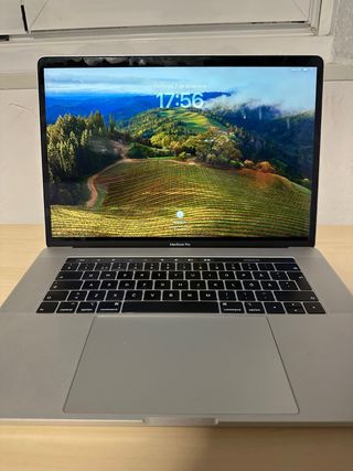 MacBook Pro 2018 i7 16GB Plata