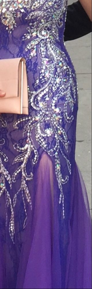 Abito da sera viola con strass