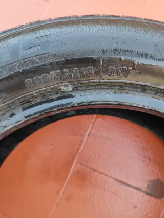 Neumáticos segunda mano buen estado 205/55 R16