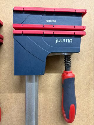 Abrazadera carpintería Juuma 1000x95