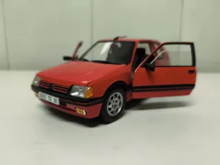 Maqueta Peugeot 205 GTI 1:18