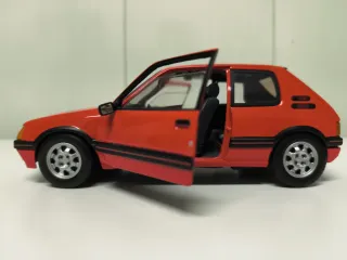 Maqueta Peugeot 205 GTI 1:18