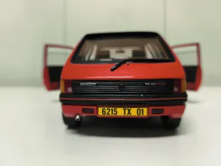 Maqueta Peugeot 205 GTI 1:18