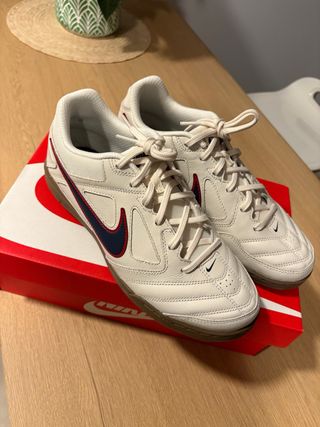 Nike Gato Nuevas Talla 42