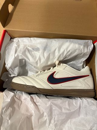 Nike Gato Nuevas Talla 42