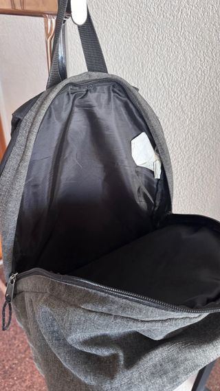 Mochila Eastpak Gris