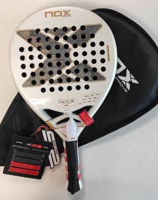 Pala padel NOX AT10 12K AGUSTIN TAPIA 2026 NUEVA