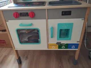 Cocinita de madera para niños