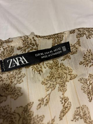 Blusa Zara floral beige y marrón