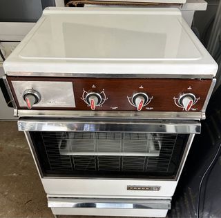 COCINA DE HORNO Y PLACA A LUZ PERFECTO ESTADO