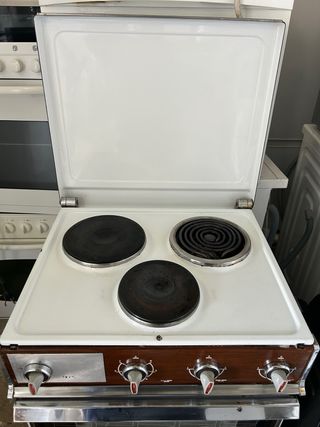 COCINA DE HORNO Y PLACA A LUZ PERFECTO ESTADO