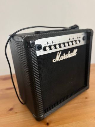 Marshall MG15CFX + Cables Fender & D’Addario