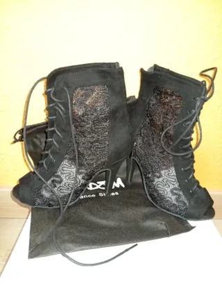 Zapatos de baile DZM negros con encaje