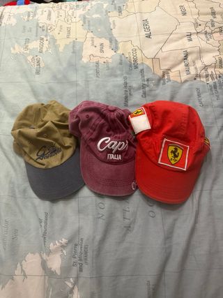 Lote 3 Gorras Vintage Ferrari y Grauvell