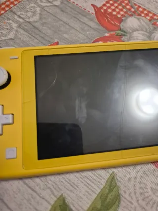 Nintendo Switch Lite Gialla
