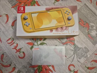 Nintendo Switch Lite Gialla