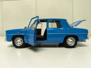 Coche Sólido 1:18 Renault 8