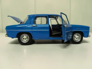 Coche Sólido 1:18 Renault 8