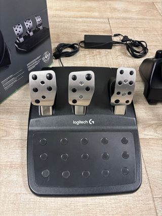 Volante Logitech G920 (Xbox) + Pedales