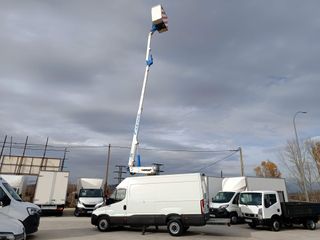 IVECO DAILY FURGON GRUA CESTA PORTAPERSONAS