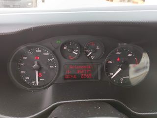 IVECO DAILY FURGON GRUA CESTA PORTAPERSONAS