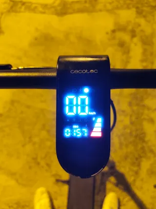 Patinete Eléctrico Cecotec Bongo