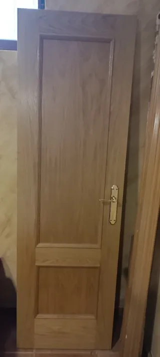 Puerta de madera roble claro