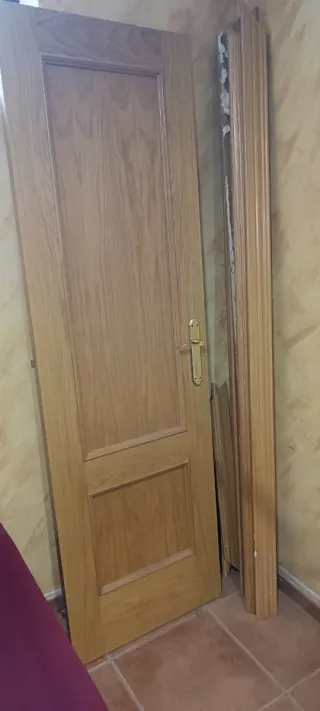 Puerta de madera roble claro