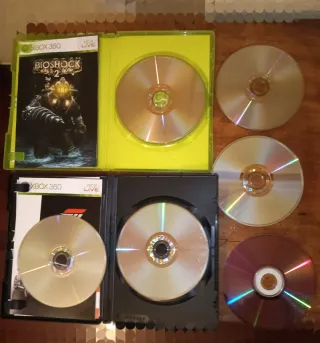 Xbox 360 Blanca + 2 Mandos + Juegos