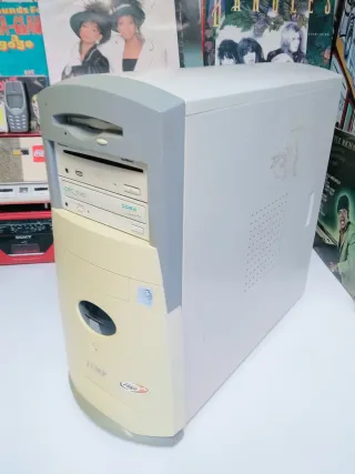 Torre PC Retro Vintage Pentium III Jump