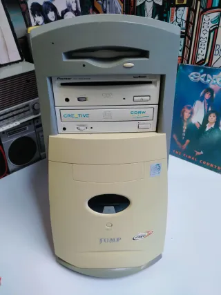 Torre PC Retro Vintage Pentium III Jump