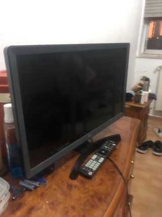 televisor LG 24 pulgadas muy bien cuidado